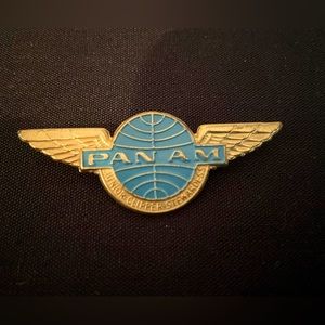 Vintage Pan American American Airlines pin
